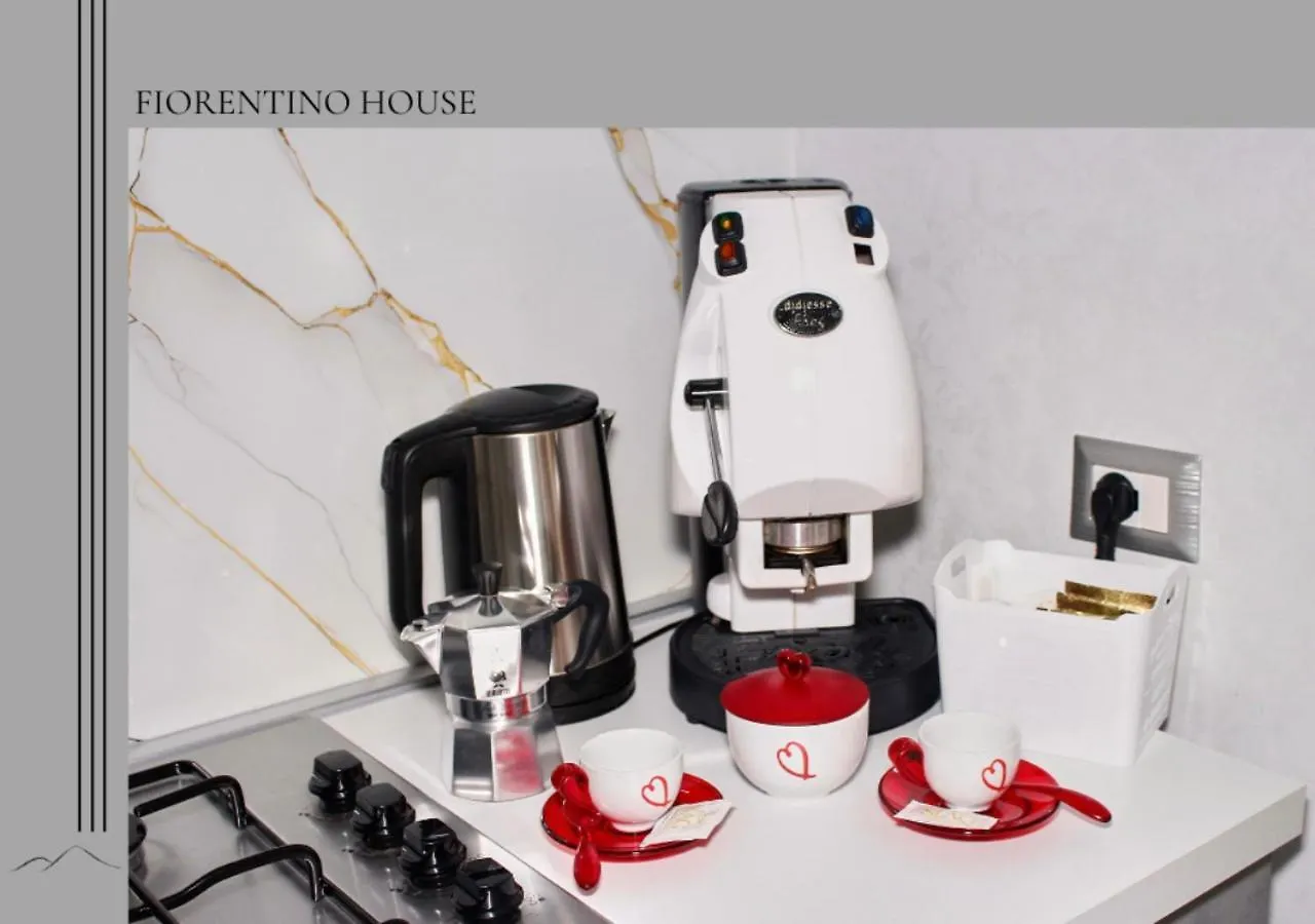 Free Parking - Fiorentino House Naples 0*,