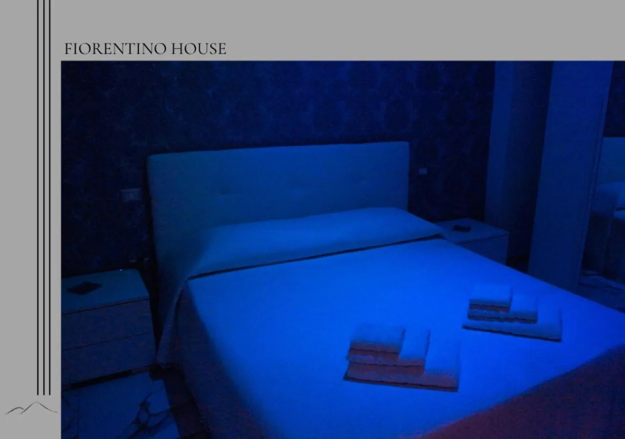 Free Parking - Fiorentino House Naples 0*,  Italy