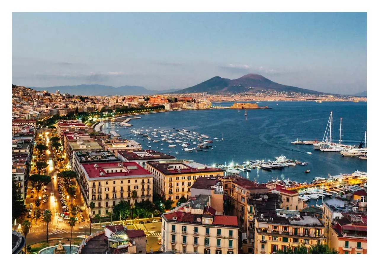 Free Parking - Fiorentino House Naples