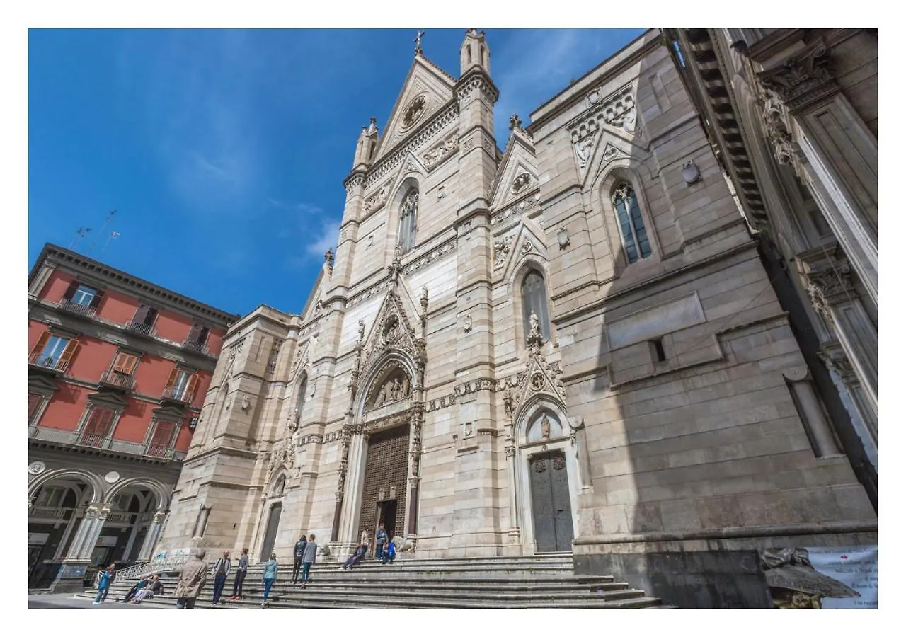 Free Parking - Fiorentino House Naples 0*,